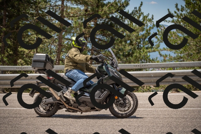 20250712121344-_5003356_am_