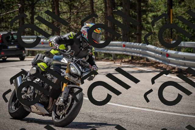 20250712121550-_5003381_am_