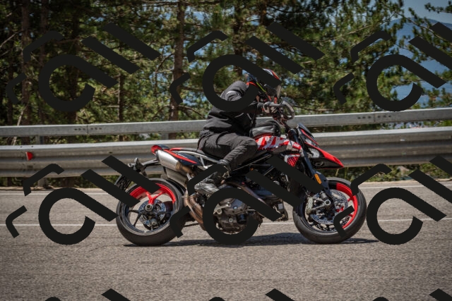 20250712122112-_5003458_am_