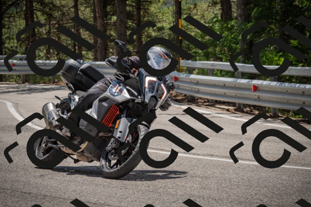 20250712123249-_5003558_am_