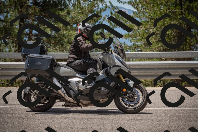 20250712123402-_5003569_am_