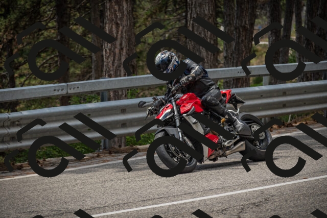 20250712124135-_5003665_am_