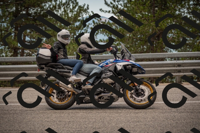 20250712125045-_5003811_am_