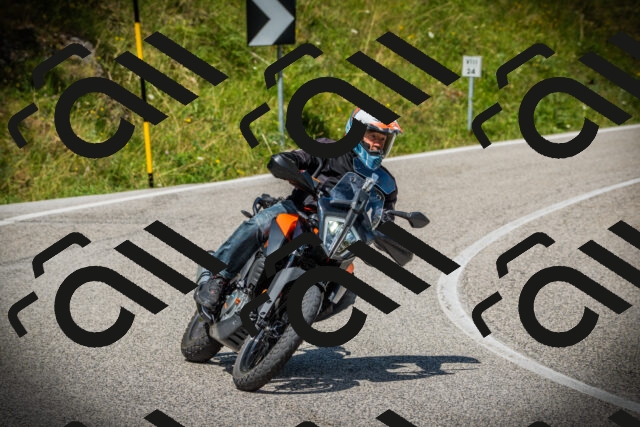 202507121118-DSC09880_c1_