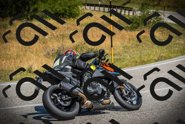 202507121119-DSC09900_c1_