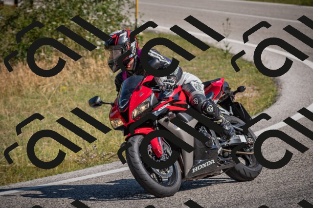 20250719101300-_5004285_am_