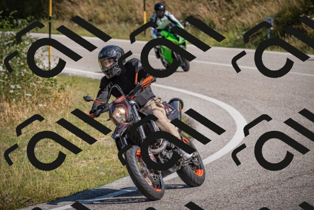 20250719101400-_5004320_am_