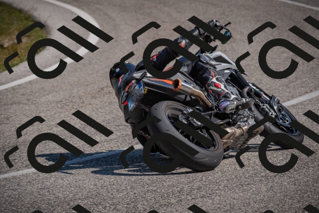 20250719101622-_5004362_am_