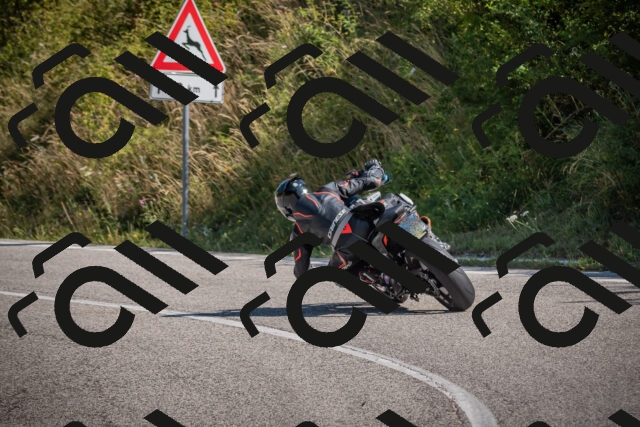 20250719101623-_5004367_am_