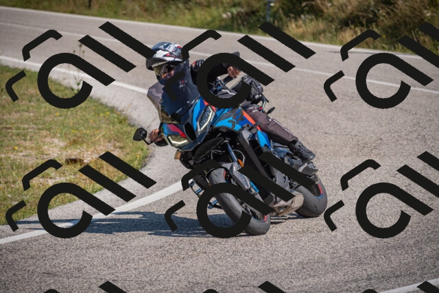 20250719102449-_5004431_am_