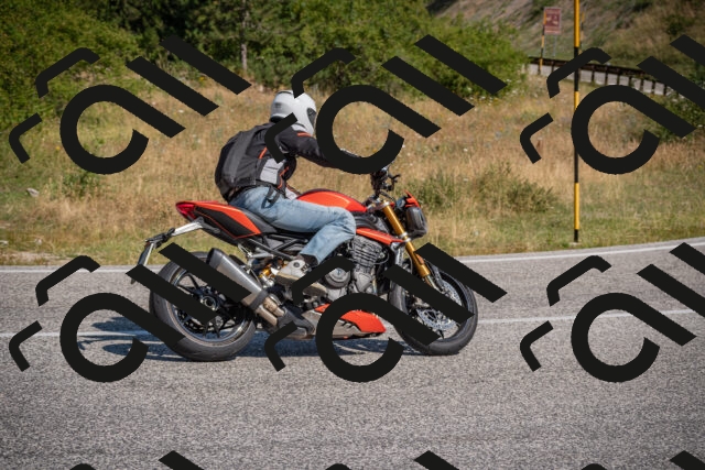 20250719103118-_5004512_am_