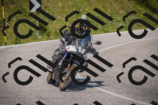 20250719103122-_5004513_am_