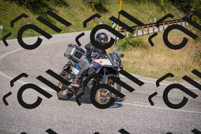 20250719103123-_5004514_am_