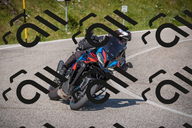 20250719103433-_5004532_am_