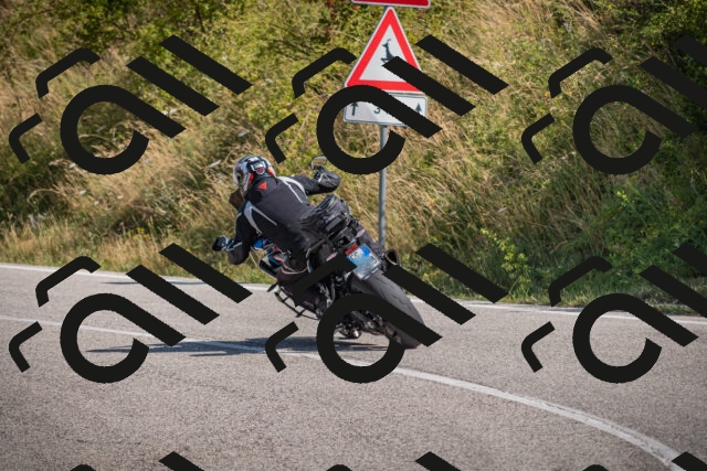 20250719103436-_5004538_am_