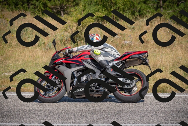 20250719103722-_5004587_am_