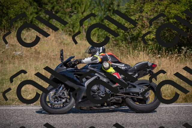 20250719104009-_5004657_am_