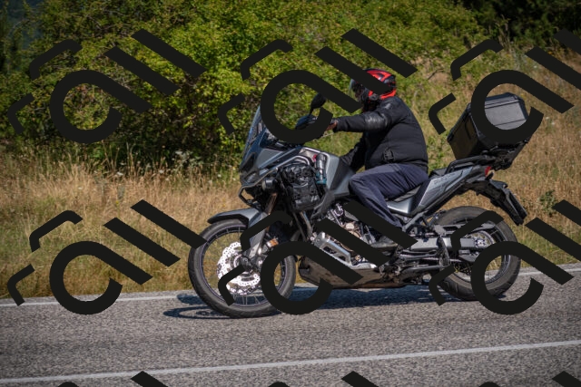 20250719104329-_5004695_am_