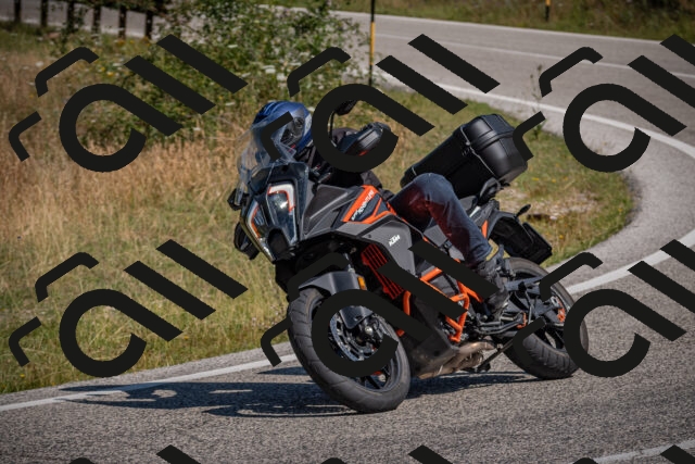 20250719104400-_5004706_am_