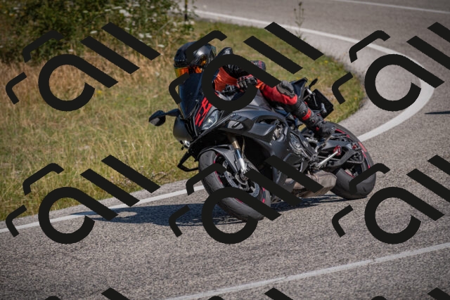 20250719105027-_5004772_am_