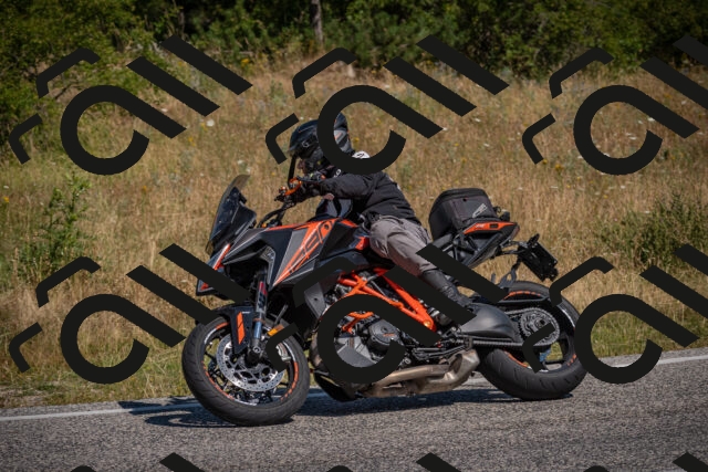 20250719105040-_5004803_am_