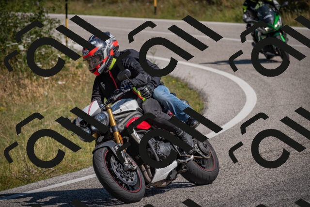 20250719105207-_5004846_am_