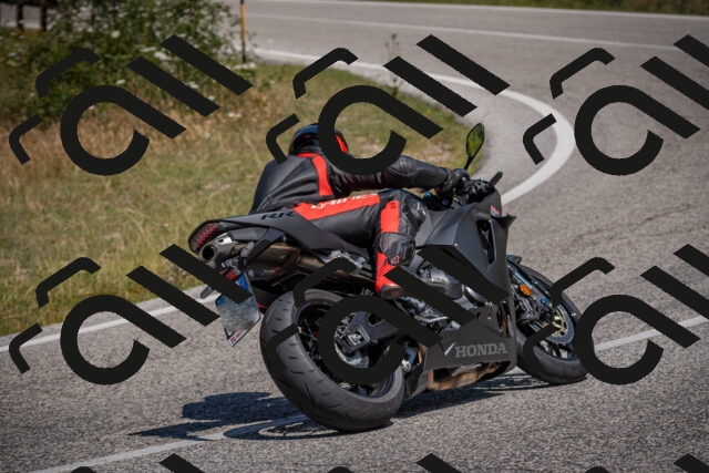 20250719114417-_5005495_am_