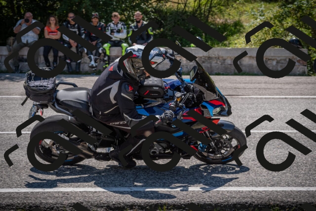 20250719120002-_5005902_am_