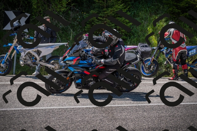 20250719120113-_5005929_am_