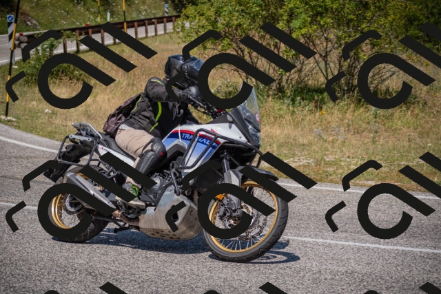 20250719120433-_5005984_am_