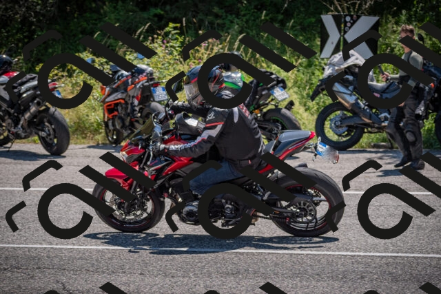 20250719121520-_5006135_am_