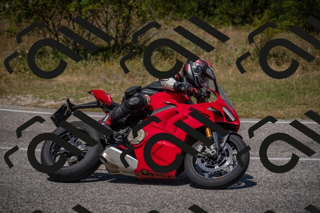 20250719122639-_5006332_am_