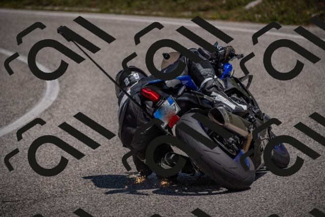 20250720121202-_5009120_am_