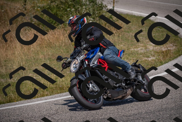 20250720124947-_5009833_am_