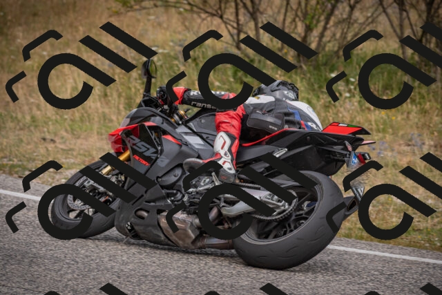 20250726102429-_5000152_am_