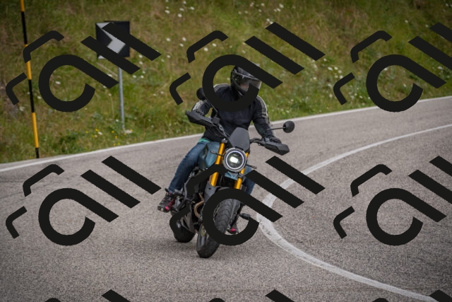 20250726102942-_5000171_am_