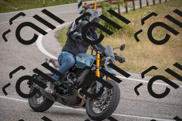 20250726102943-_5000173_am_