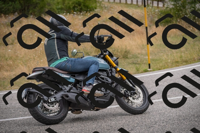 20250726102944-_5000176_am_