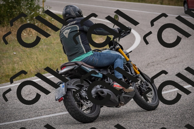 20250726102945-_5000177_am_