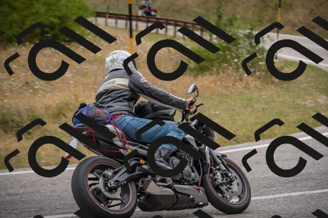 20250726105129-_5000235_am_