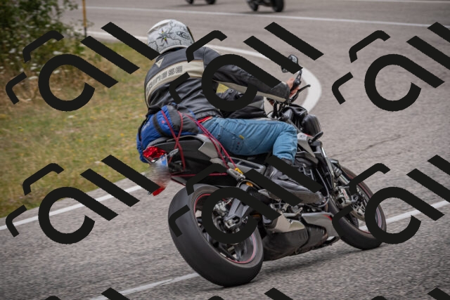 20250726105129-_5000236_am_