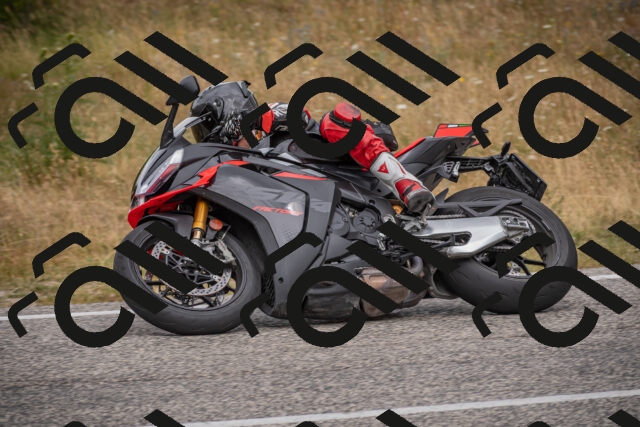 20250726111109-_5000313_am_