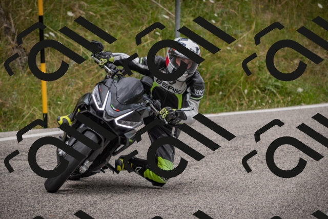 20250726111142-_5000318_am_