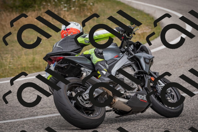 20250726111144-_5000322_am_