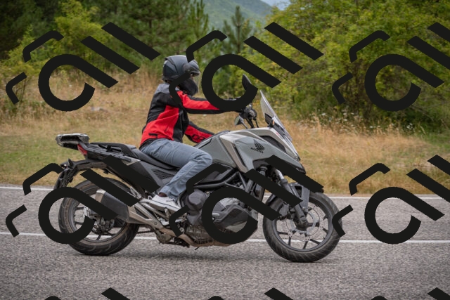 20250726115137-_5000628_am_