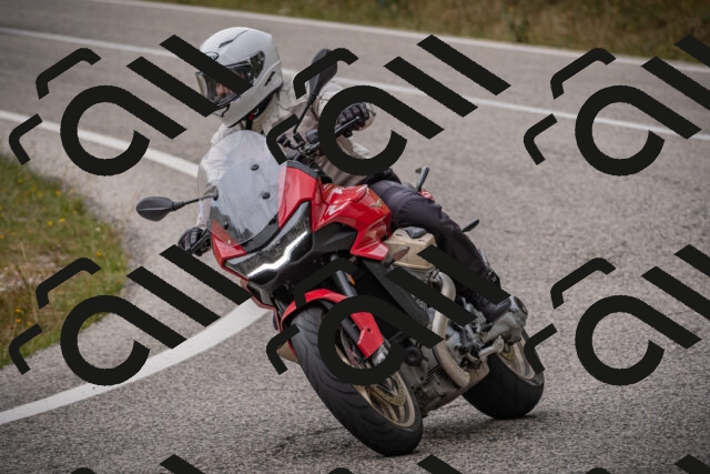 20250726115530-_5000645_am_