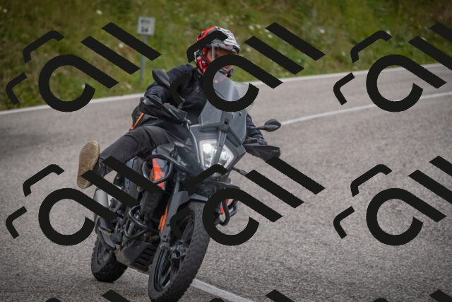 20250726122004-_5000727_am_