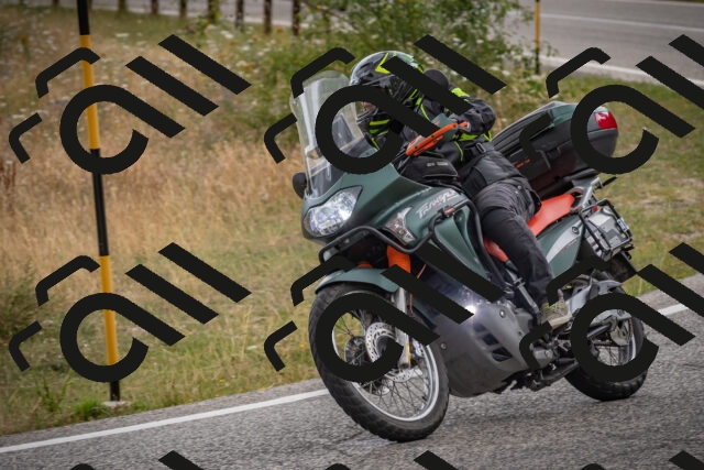 20250726122703-_5000768_am_