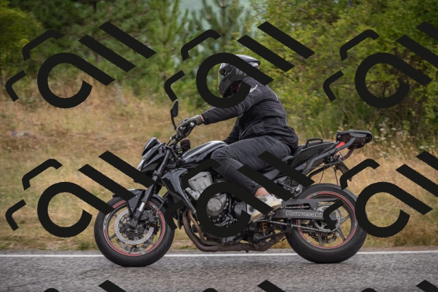 20250726122708-_5000776_am_