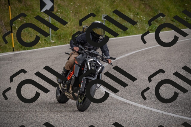 20250726122740-_5000778_am_